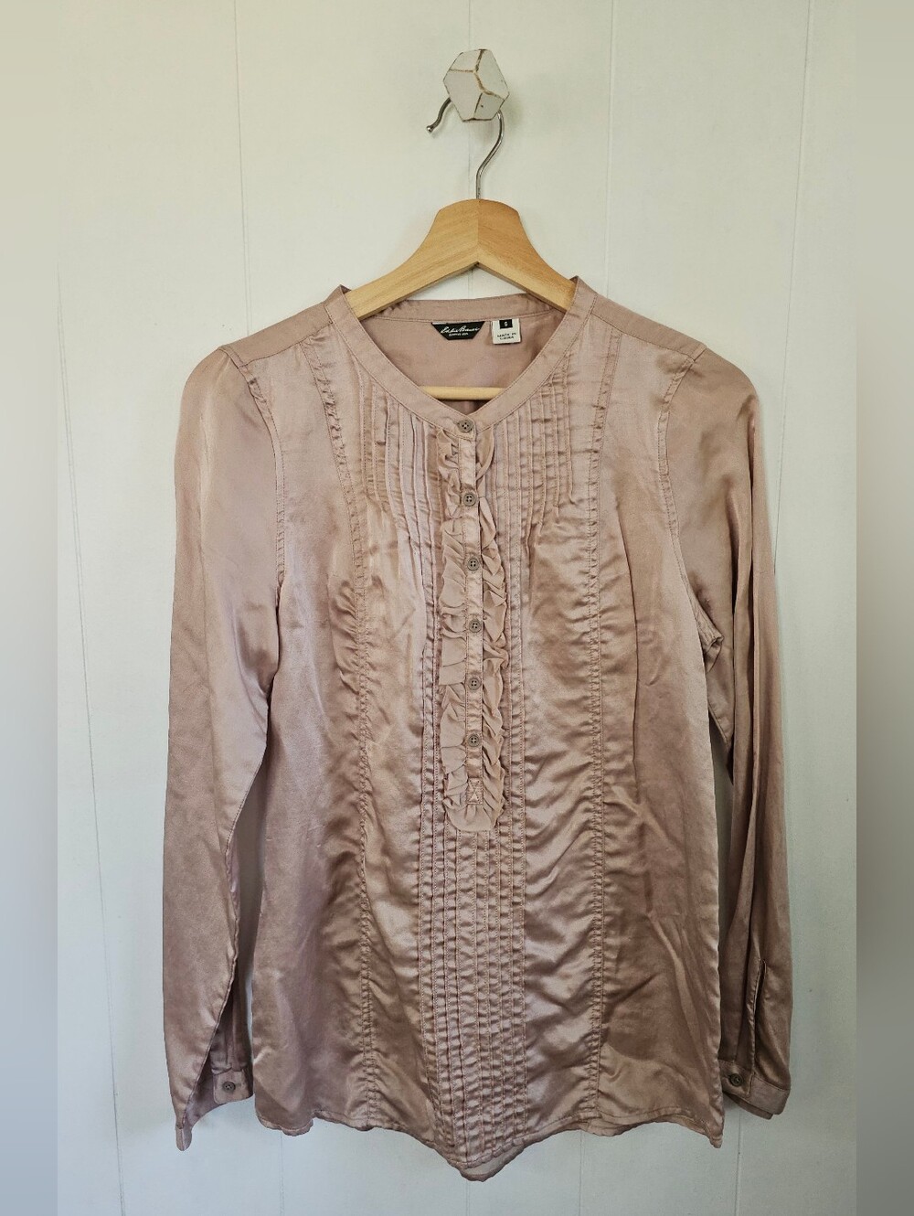 EDDIE BAUER Pintuck Ruffle Button Blouse